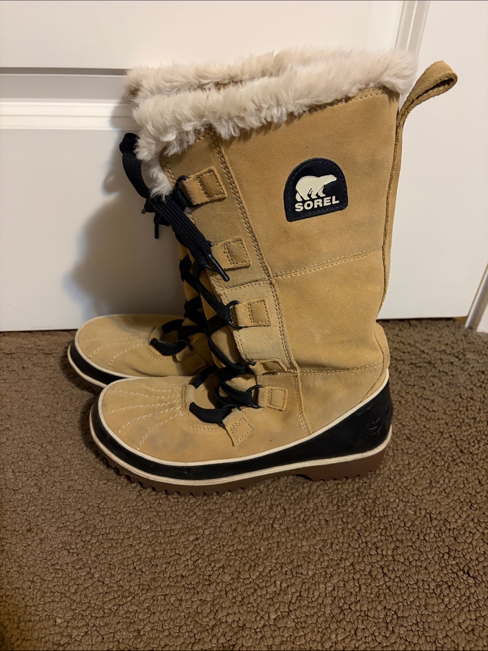 Sorel Women's Winter Lace-Up Boots in Tan with Black Trim